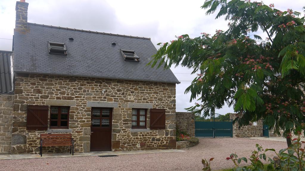 Hotel Gite Les Sageais Baguer-Morvan Zewnętrze zdjęcie